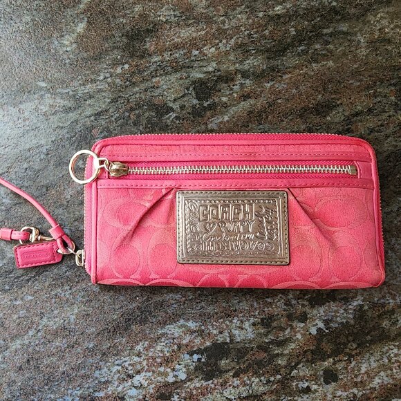 Coach Pink Poppy Zip Up Wallet With Wrist Strap - Picture 1 of 15
